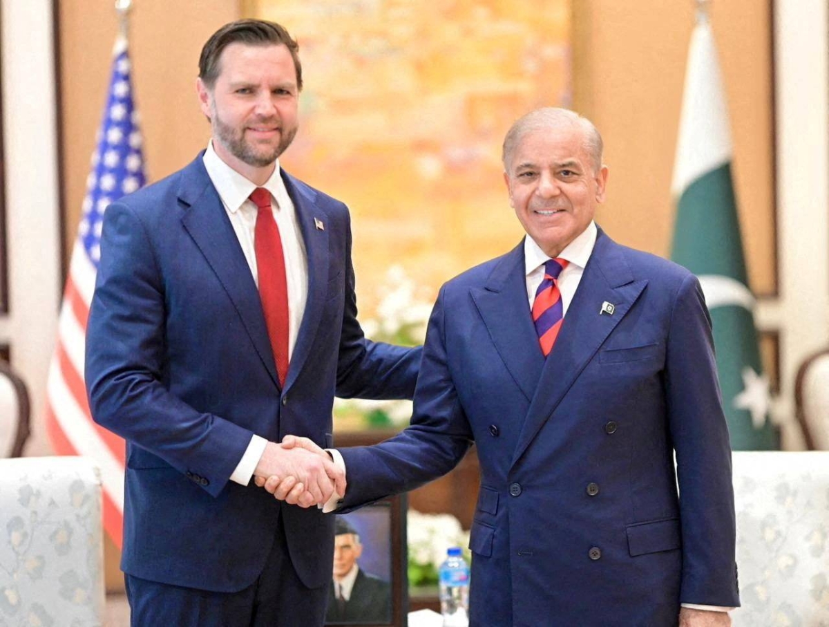 Pakistan's Prime Minister Shehbaz Sharif shakes hands with US Vice President JD Vance during their meeting in Islamabad. (Reuters)
US Iran peace talks in Islamabad