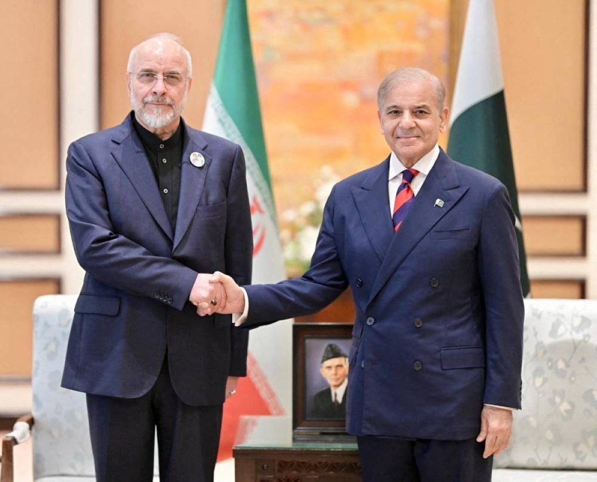 Pakistan's Prime Minister Shehbaz Sharif meets with Iranian Parliament Speaker Mohammad Bagher Ghalibaf in Islamabad (Reuters)
US Iran peace talks in Islamabad