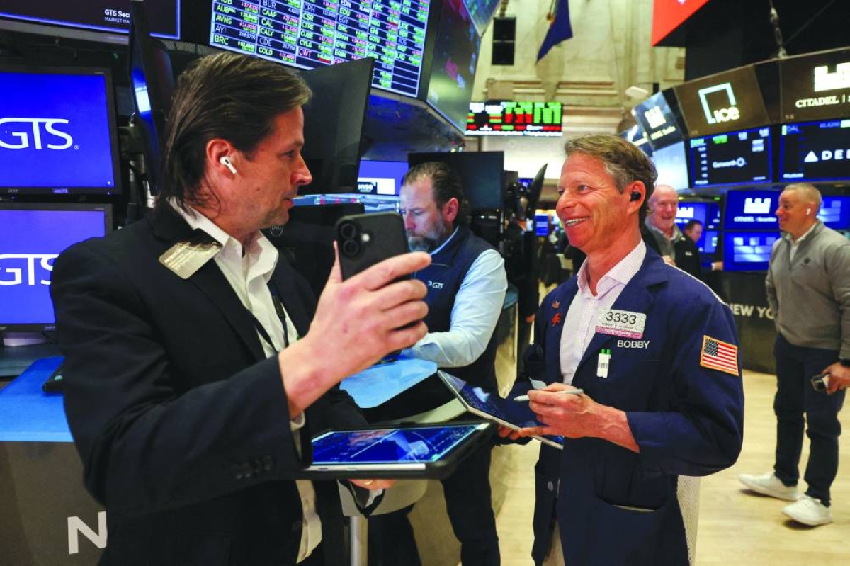 Traders work on the floor at the New York Stock Exchange. Investors will seek evidence in ‌the coming week that the US corporate profit engine is humming along, and whether threats to that ​upbeat business outlook are emerging from the ‌Middle East war and the resulting surge in energy costs.
FILE PHOTO: Traders work on the floor at the New York Stock Exchange