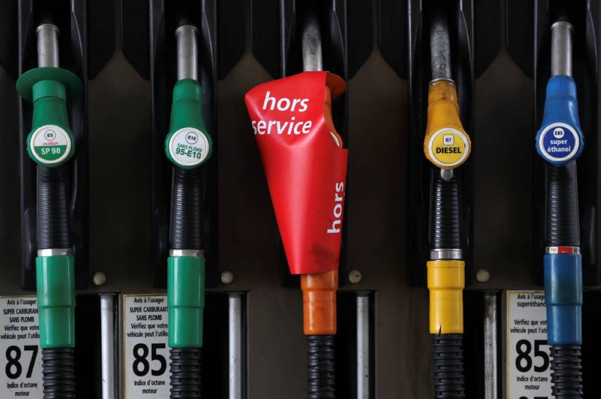 Out-of-service fuel nozzle is seen at a gas station in Les Sorinieres, near Nantes, France, April 30, 2026. REUTERS/Stephane Mahe