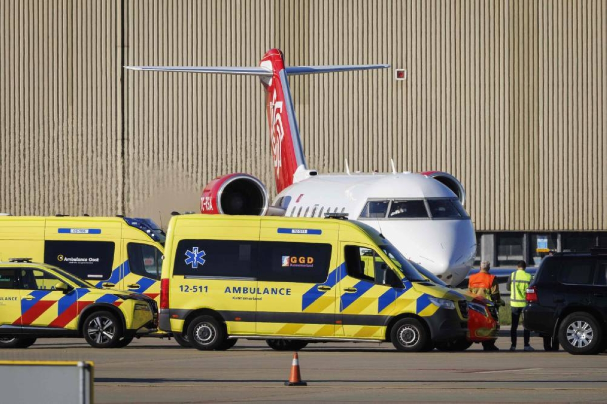 Second plane believed to be carrying a sick passenger from the hantavirus-hit cruise ship MV Hondius arrives at the Schiphol airport, near Amsterdam yesterday. (AFP)