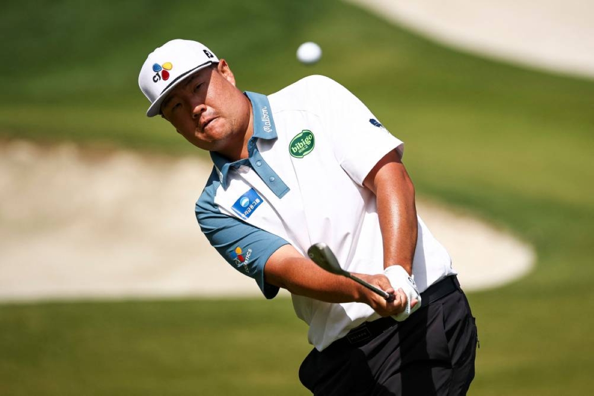 Sungjae Im of South Korea hits a chip shot on the 15th hole during the second round of the Truist Championship 2026 at Quail Hollow Country Club on May 08, 2026 in Charlotte, North Carolina. AFP