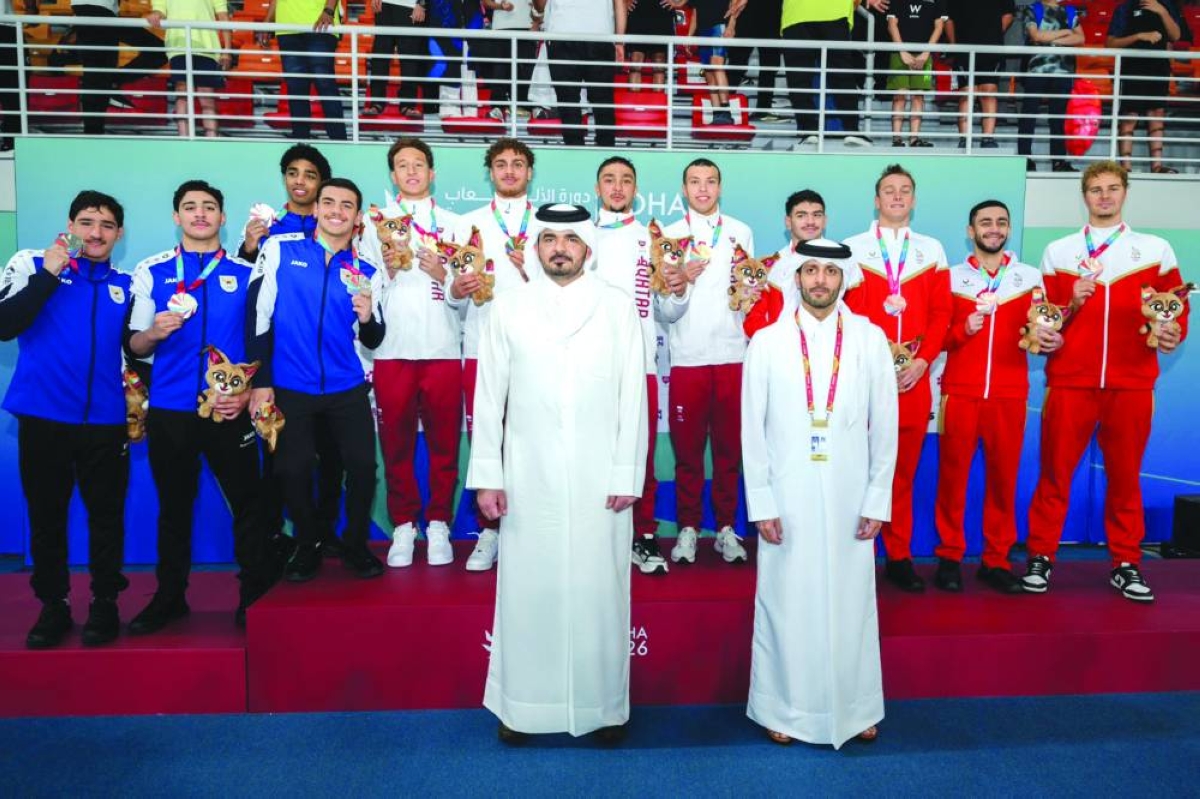 HE Sheikh Joaan bin Hamad al-Thani, President of the Olympic Council of Asia and Qatar Olympic Committee and Organising Committee of the 4th GCC Games Doha 2026, crowned the winners of the men’s 4x200m freestyle relay event at the Hamad Aquatic Centre.