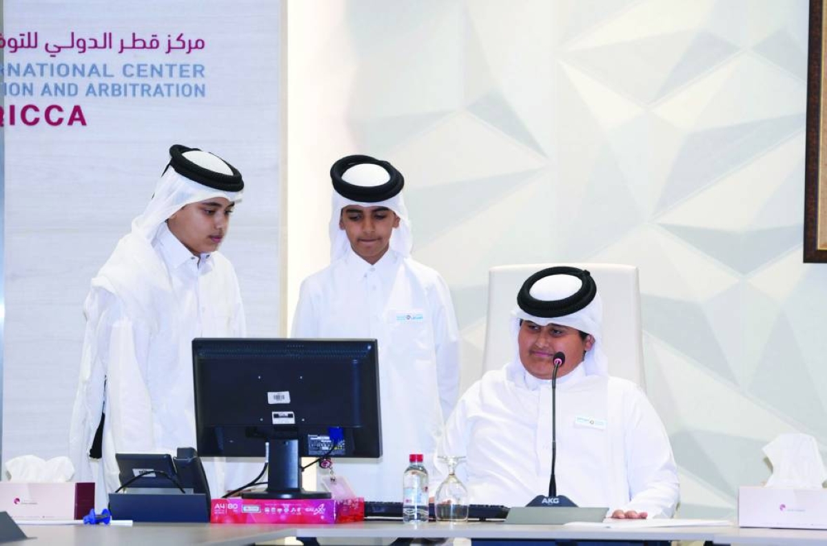 
Students during a practical simulation of an arbitration session. 