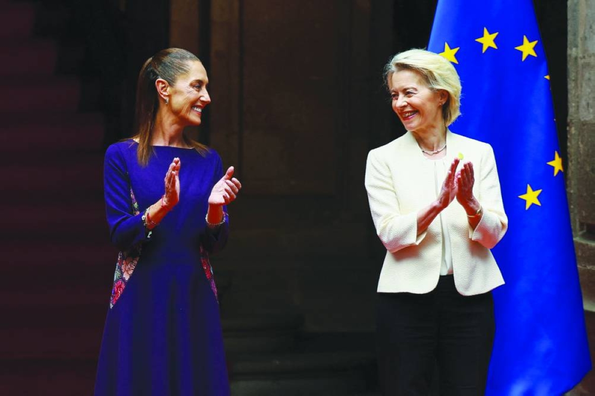 Mexican President Claudia Sheinbaum receives European Commission President Ursula von der Leyen for a meeting to sign deals on trade, security and cooperation, at the National Palace, in Mexico City, Mexico May 22, 2026. REUTERS/Raquel Cunha