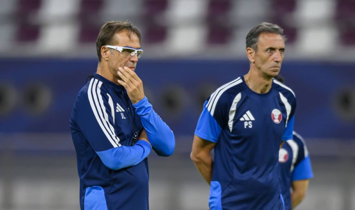 Qatar football coach Julen Lopetegui (left) during a team training session at the Khalifa International Stadium in Doha on Sunday. PICTURES: Noushad Thekkayil 
