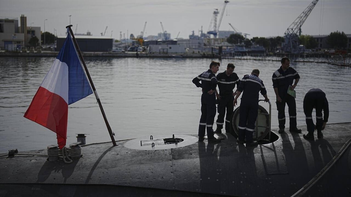 Norway will come under France's nuclear umbrella, says PM Stoere