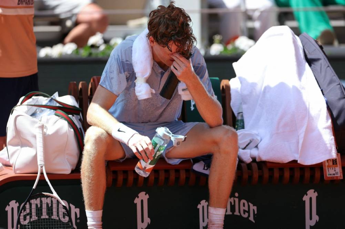 Sinner 'hits wall' as French Open bid collapses in second round
