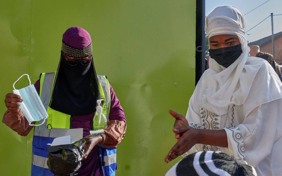 'Breakneck' Ebola epidemic in DRC outpaces world's response
