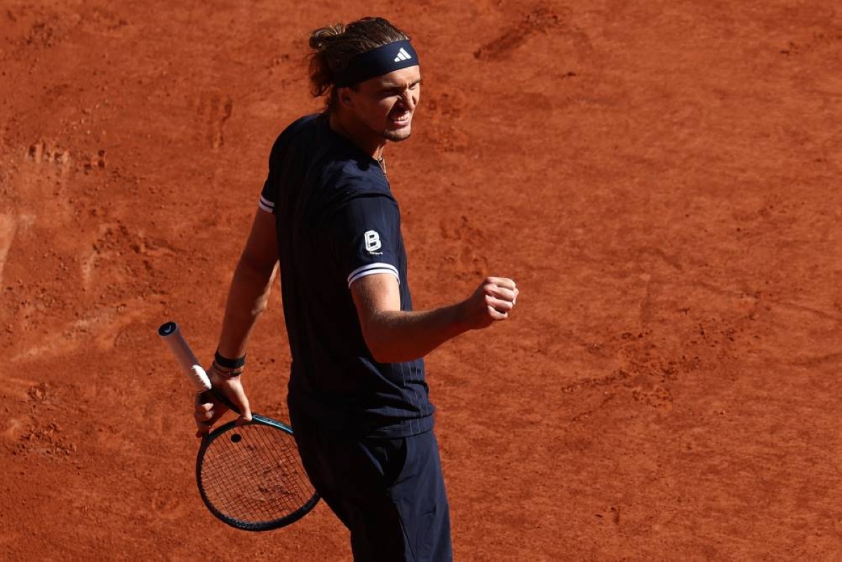 Zverev to face Cobolli in French Open final after beating Mensik