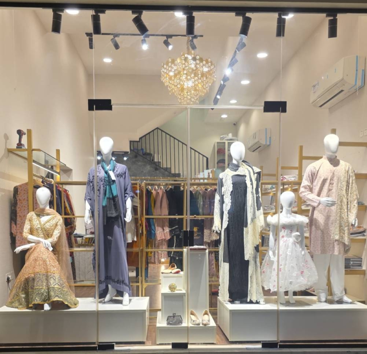 Physical stores retain edge in fashion retail, says entrepre