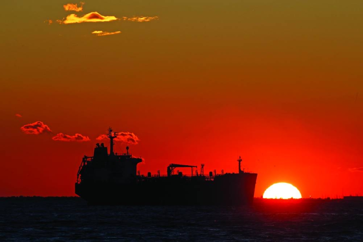 Giant oil supertanker orders eclipse record set in 2008