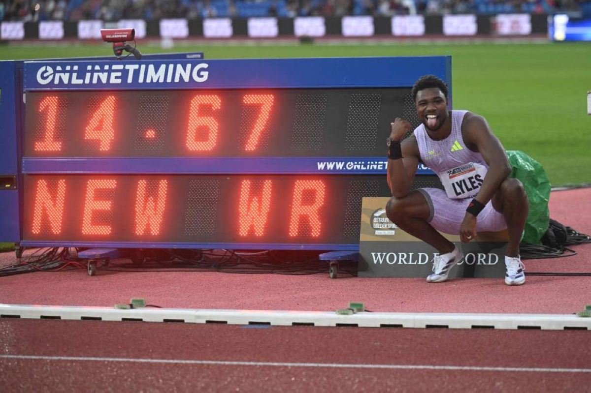 Lyles sets world's best time over 150 metres at Ostrava
