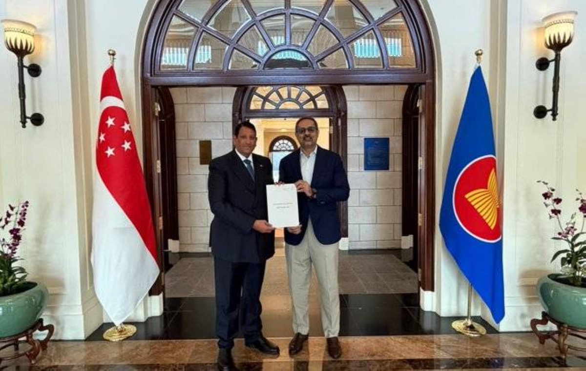 HH the Amir sends message for Singapore president