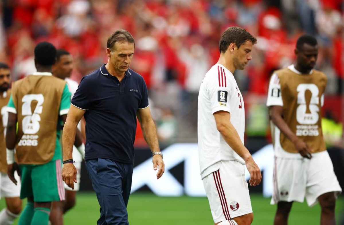 Lopetegui offers no excuses after nine-man Qatar collapse against Canada