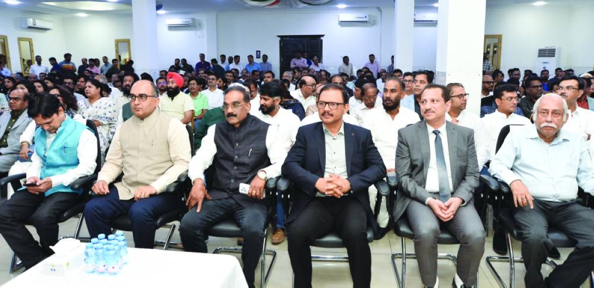 Indian community pays tributes to HH the late Father Amir