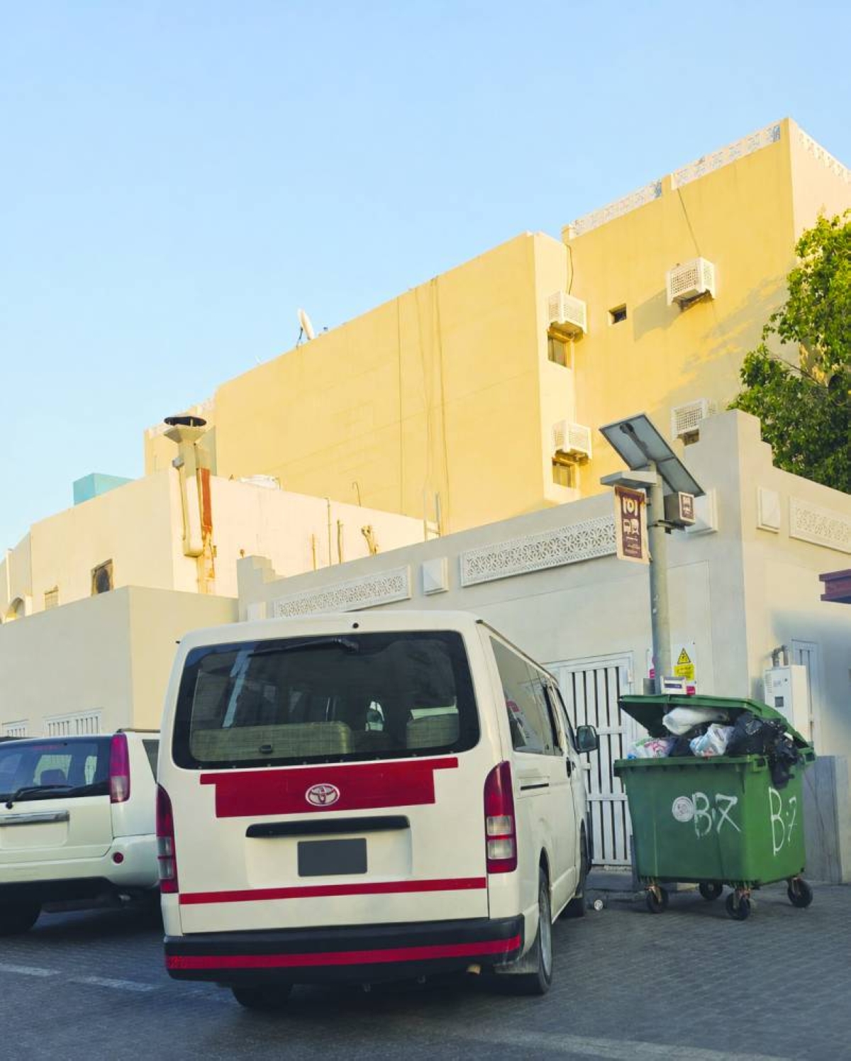 Parking near Doha metro and bus stops continues to hinder commuters