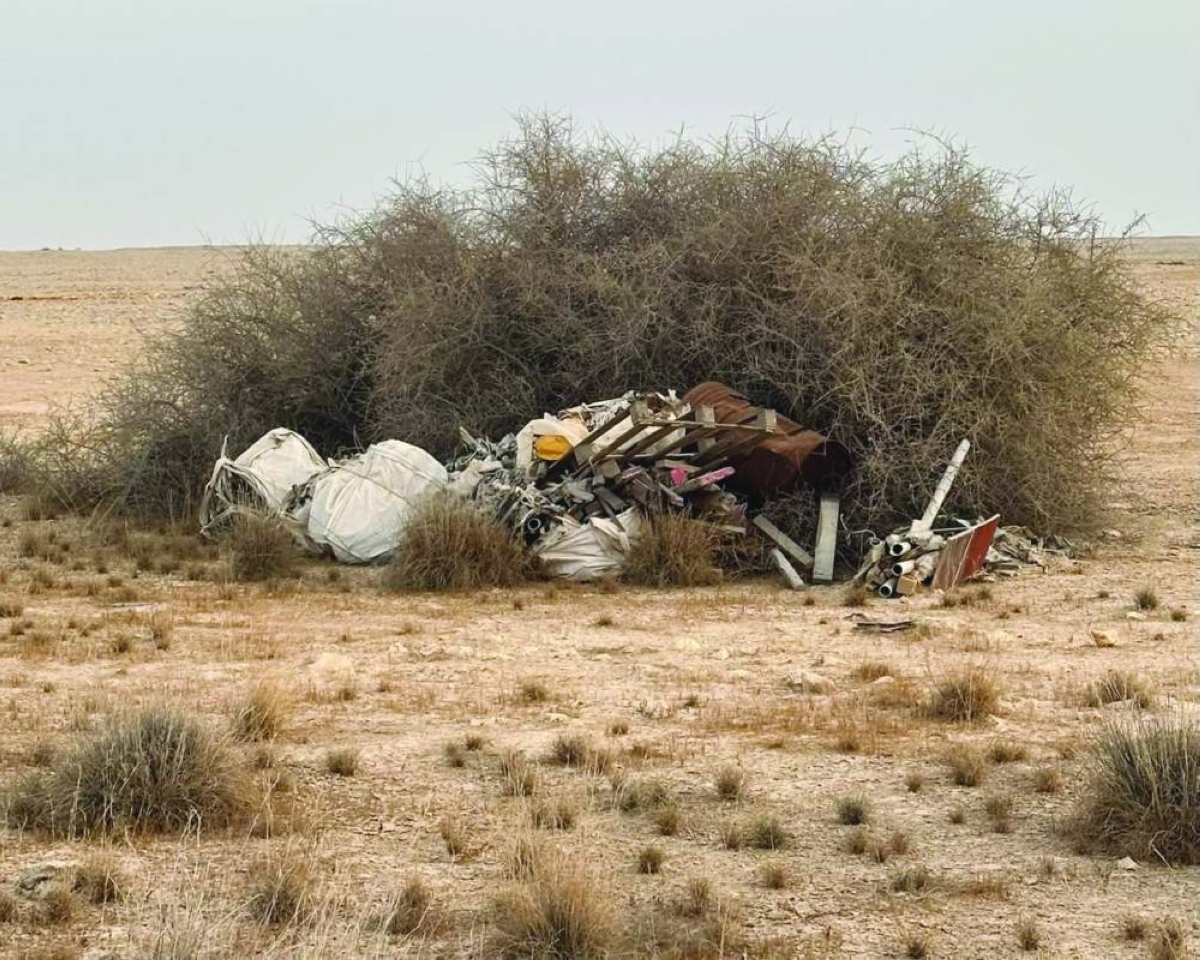 Environment ministry removes waste from various desert areas