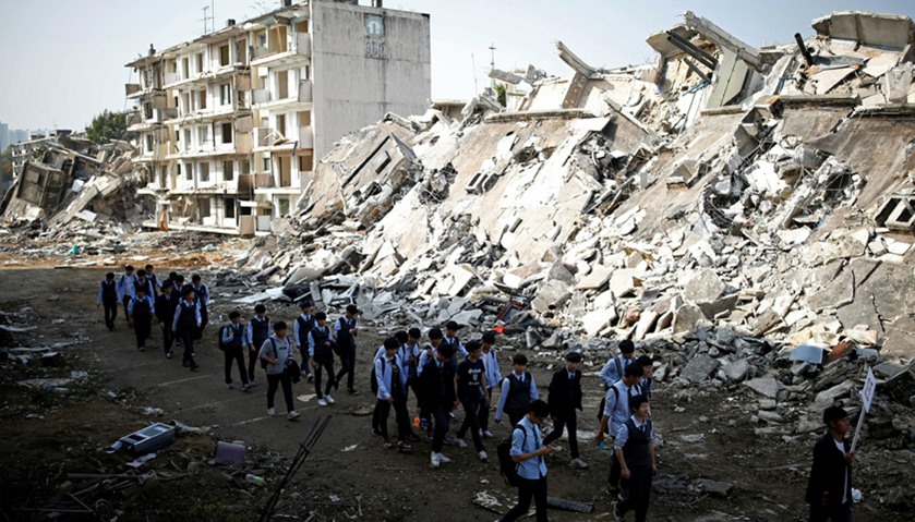 High school students take part in a large-scale earthquake simulation exercise in Seoul