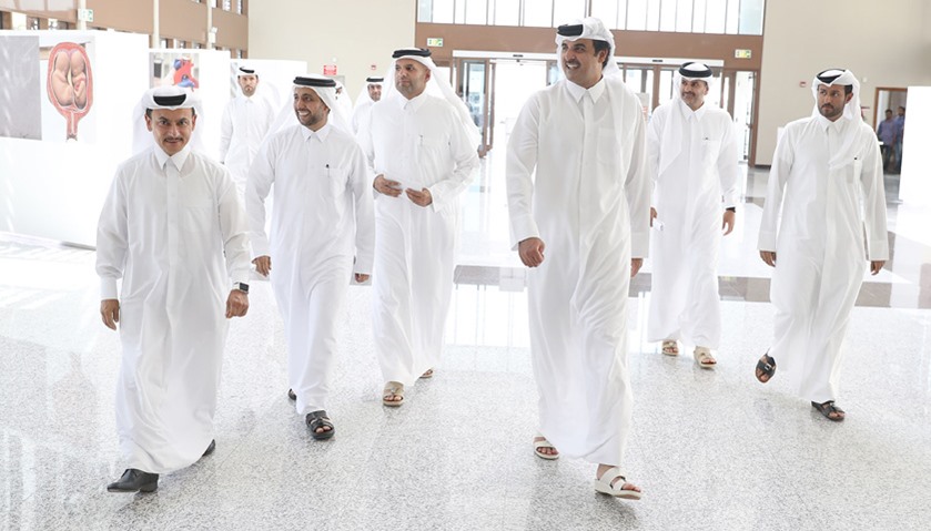 Emir being received by the officials of College of Medicine.