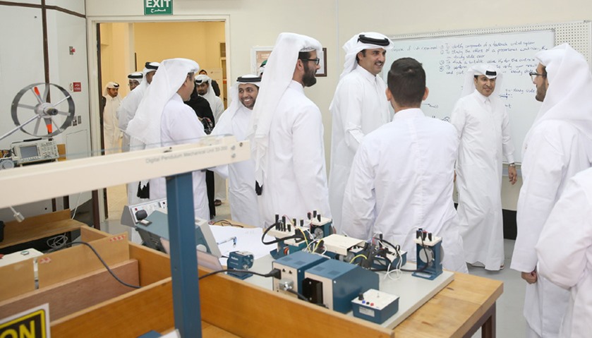 HH the Emir interacting with the students and staff at the College of Engineering.