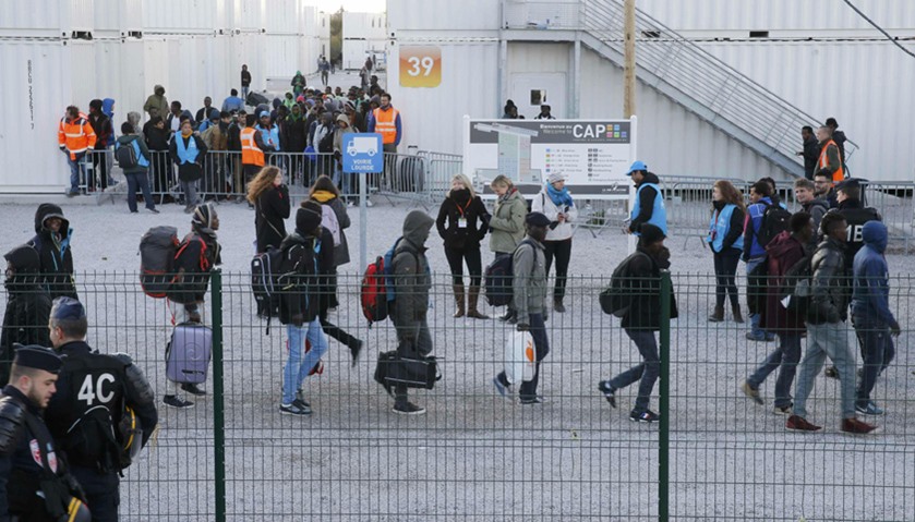 Migrant minors leave the temporary housing before their transfer