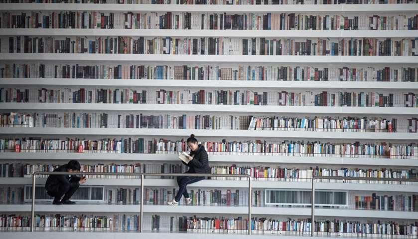 People visiting the Tianjin Binhai Library