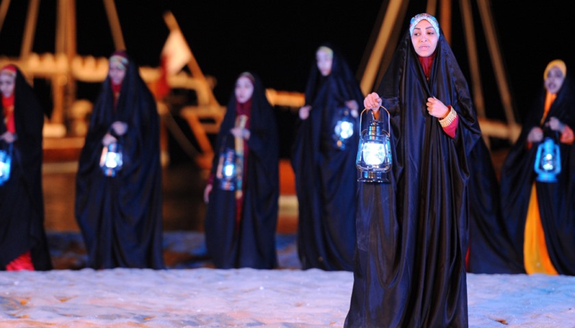 The operetta portrays the challenges and sadness faced by families of pearl divers.