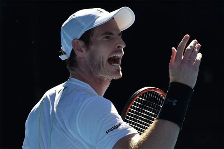 Andy Murray reacts after a point against Germany\'s Mischa Zverev during their fourth round match