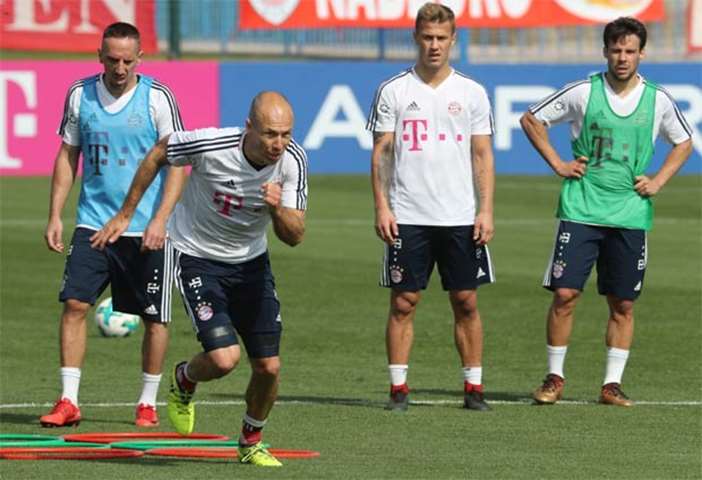 Bayern Munich players take part in a training session in Doha