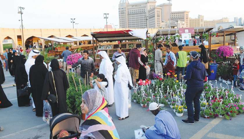 A variety of ornamental plants attract many shoppers.