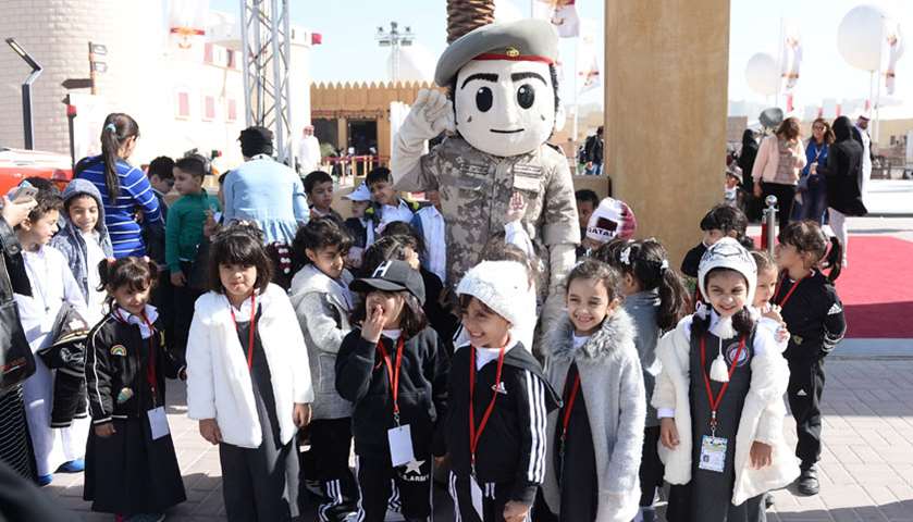 Schoolchildren visit Darb Al Saai