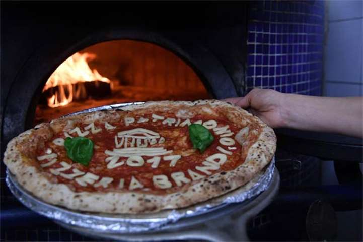The art of the Neapolitan ‘Pizzaiuolo’ is a culinary practice consisting of four different phases