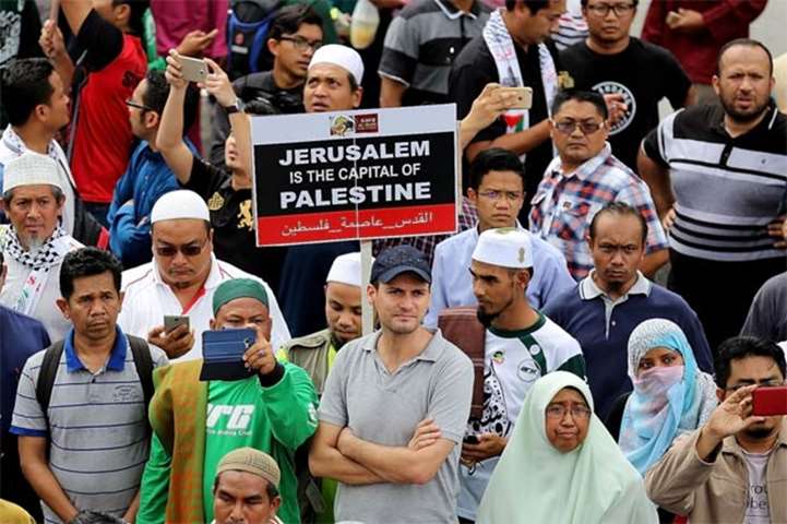 Malaysians take part in a demonstration in Kuala Lumpur against Trump\'s recognition of Jerusalem
