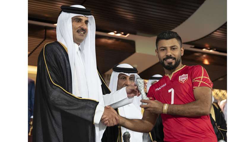 Amir crowns Gulf Cup winner, hands awards to teams, officials