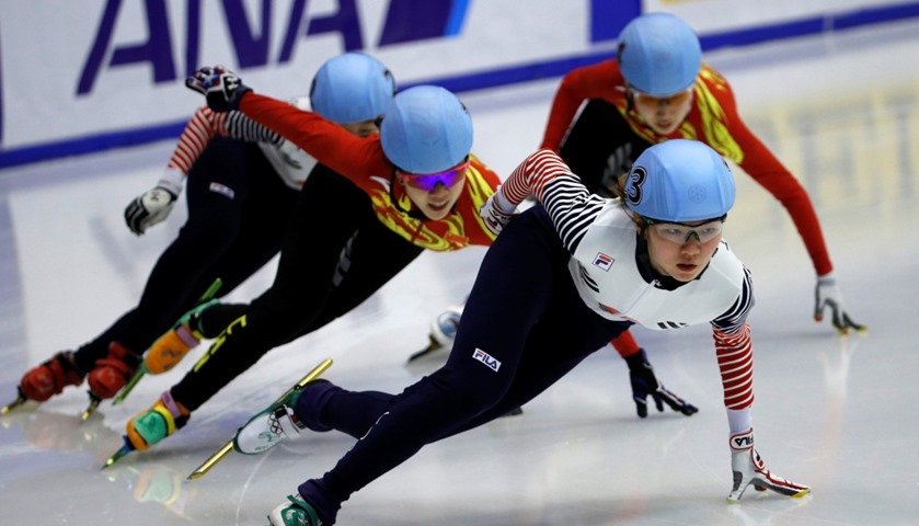 Short Track - 1000 m (Women) - Shim Suk-hee (front), South Korea, in action 
