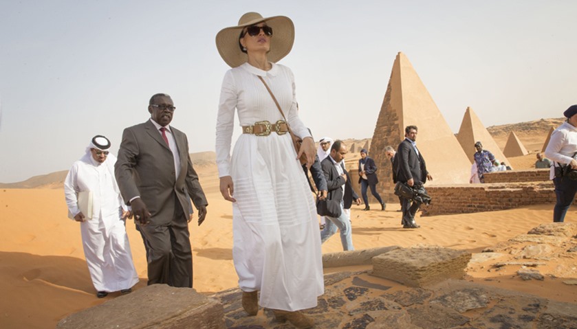 HH Sheikha Moza visits Sudanese Pyramids.