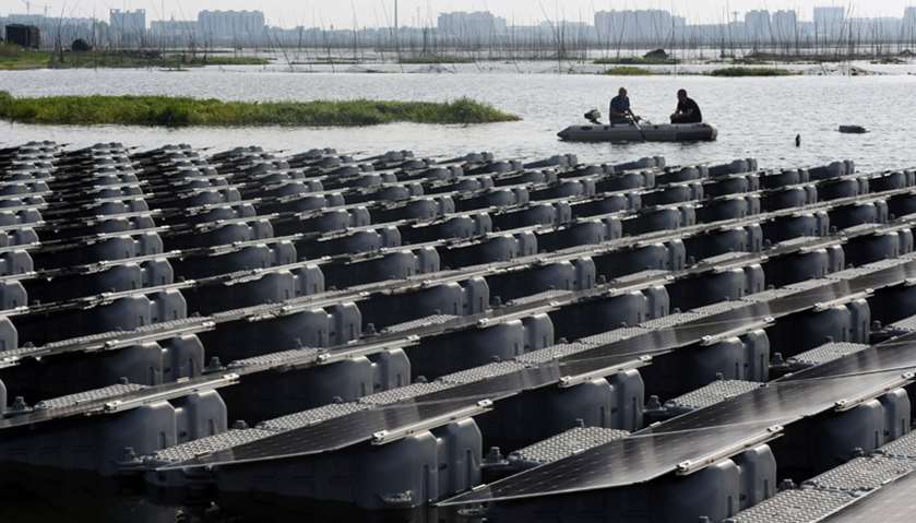 The world\'s largest floating solar power plant