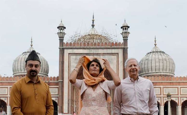 Nikki Haley with US ambassador Kenneth Juster and Syed Tariq Bukhari at the Jama Masjid