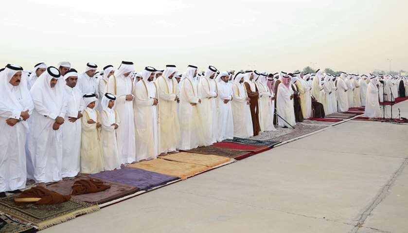 Amir Performs Eid al-Fitr Prayer with citizens at Al Wajba praying area