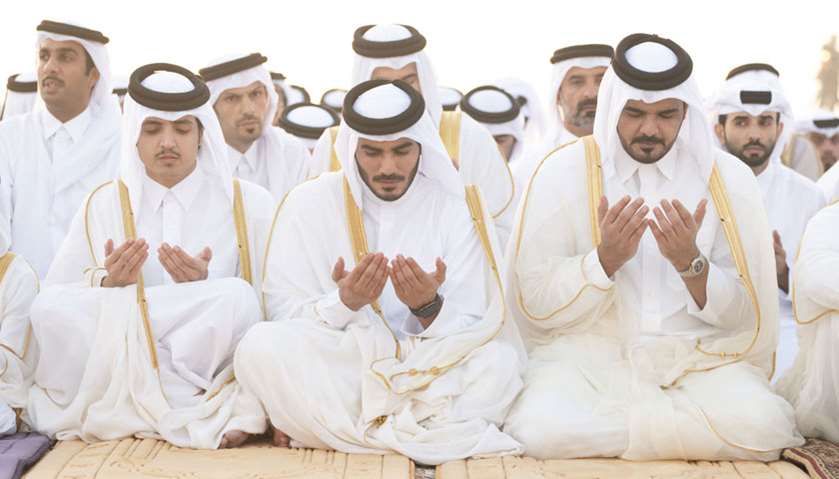 Amir Performs Eid al-Fitr Prayer with citizens at Al Wajba praying area