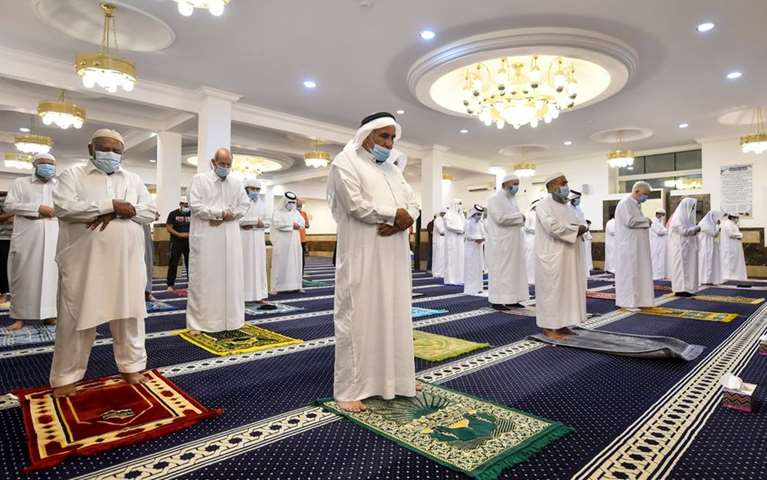 Morning prayer in the mosques of Qatar after nearly 3 months of closure