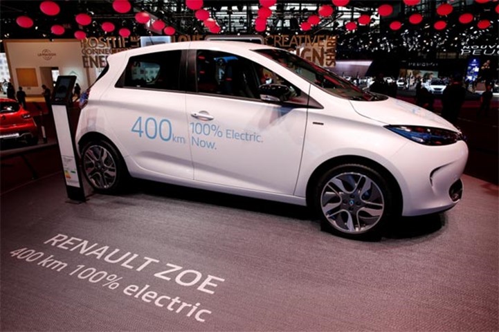 The electric vehicle Renault Zoe is displayed at the Paris show