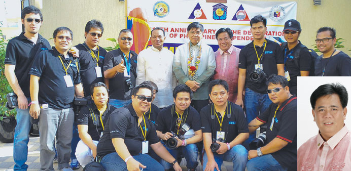 The Catchers of Light Qatar with Philippine Ambassador Crescente Relacion. INSET: TCLQ president Alvin Bongon: u201cTeamwork is key.u201d