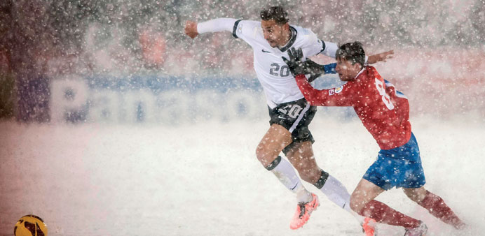 Geoff Cameron of United States (left) and Costa Ricau2019s Bryan Oviedo play during the 2014 World Cup Qualifier in Commerce City, Colorado, on Friday. Th