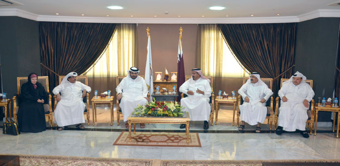 HE the Minister of Municipality and Urban Planning Sheikh Abdulrahman bin Khalifa bin Abdulaziz al-Thani with CMC members.
