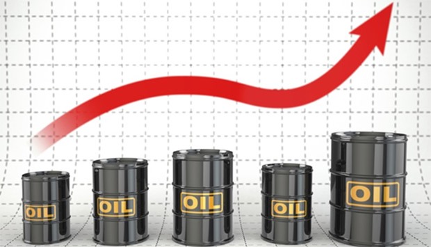 According to the ratings agency, high oil prices should result in strong government surpluses in 2022-2023, at about 13% of GDP in 2022 and 6% in 2023. 