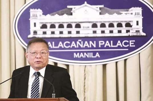 Former Supreme Court chief justice Reynato Puno has stressed the need to shift to a federal system of government in Malacanang.