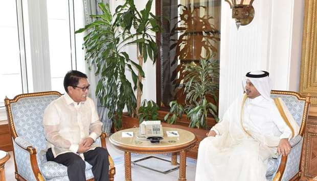 HE the Prime Minister and Interior Minister Sheikh Abdullah bin Nasser bin Khalifa al-Thani met with Philippine Labor Secretary Silvestre Bello and his accompanying delegation. During the meeting, they reviewed bilateral relations between the two countries and means of enhancing them, especially concerning labour. They also discussed issues of common concern.