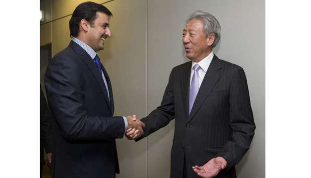 His Highness the Emir Sheikh Tamim bin Hamad al-Thani being greeted upon arrival at Singapore International Changi Airport by Deputy Prime Minister of Singapore Teo Chee Hean.